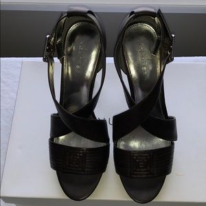 Sunshyne Full Grain. Dark brown heels